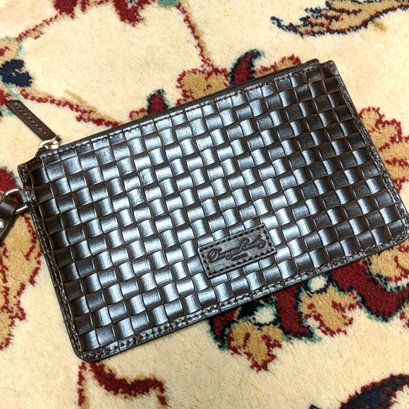 Dooney & Bourke Handbags - Dooney & Bourke wristlet